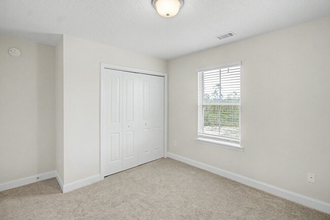 Building Photo - 173 Mcclelland Lp NE