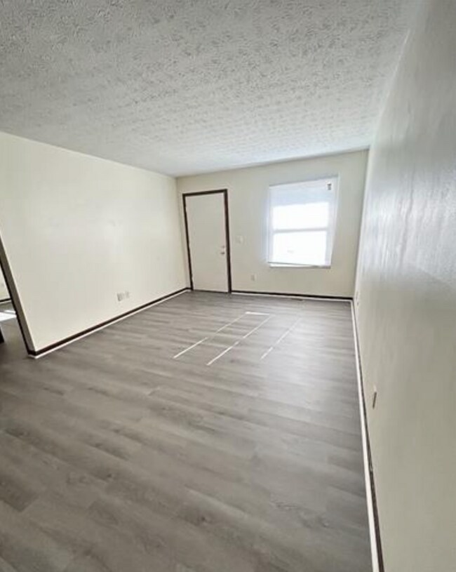 Building Photo - 5041 Belle Isle Dr