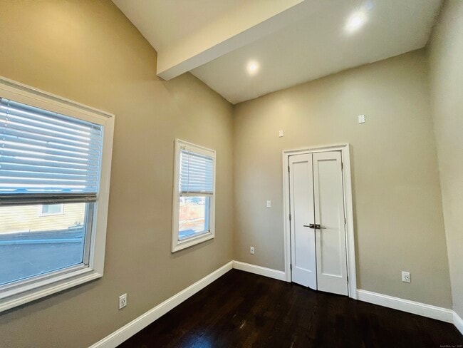 Building Photo - 597 Chapel St