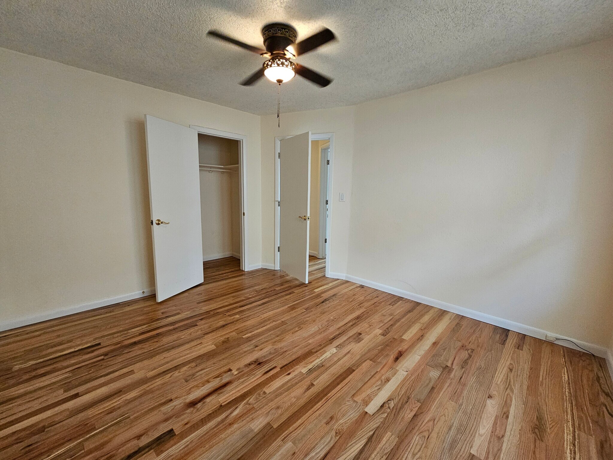 Building Photo - 1806 W Yampa St