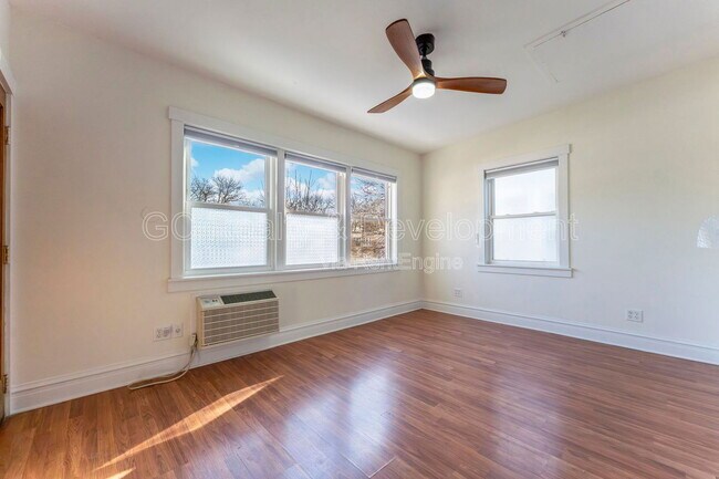 Building Photo - 5737 N Washtenaw Ave