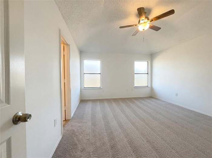 Building Photo - 709 Sandy Trail