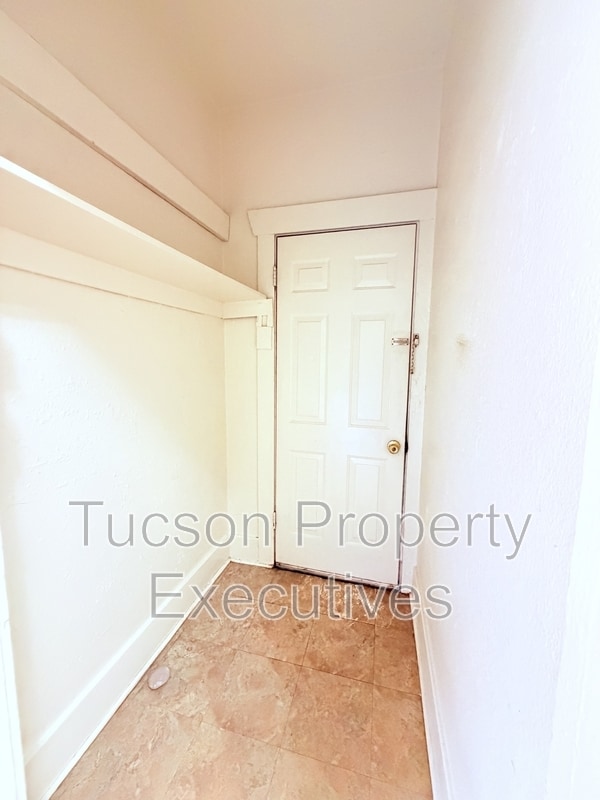 Building Photo - 722 E Drachman St