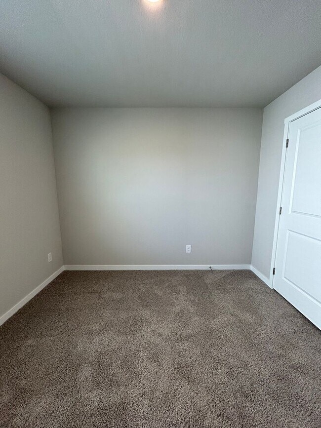 Building Photo - Your Dream Home Awaits in Gretna, NE!