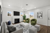 Building Photo - 612 W 5th St