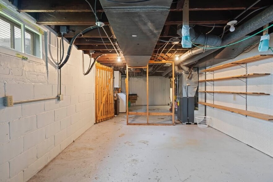 Building Photo - 148 Frame Ave