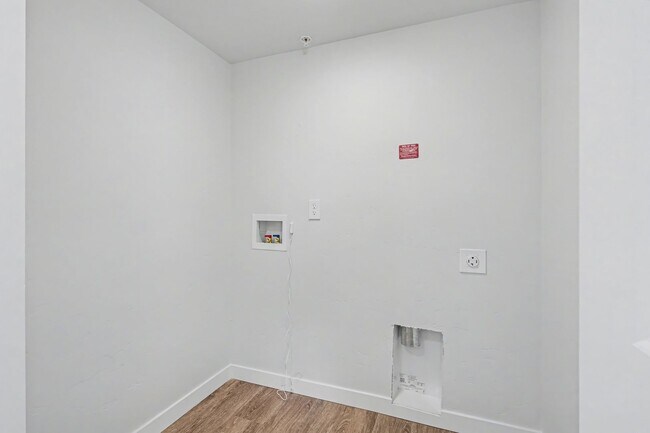 Building Photo - 5960 E Big Sur Ln