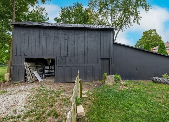 Building Photo - Charming Two-Story Home for Rent in North Hampton!