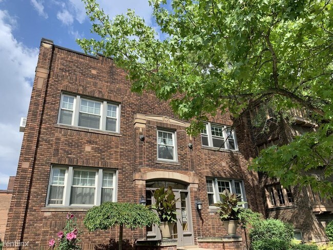 Primary Photo - 2106 Surrey Rd