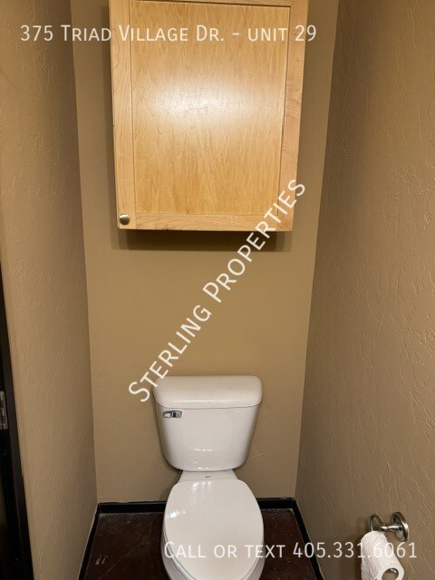 Building Photo - 375 Triad Village Dr