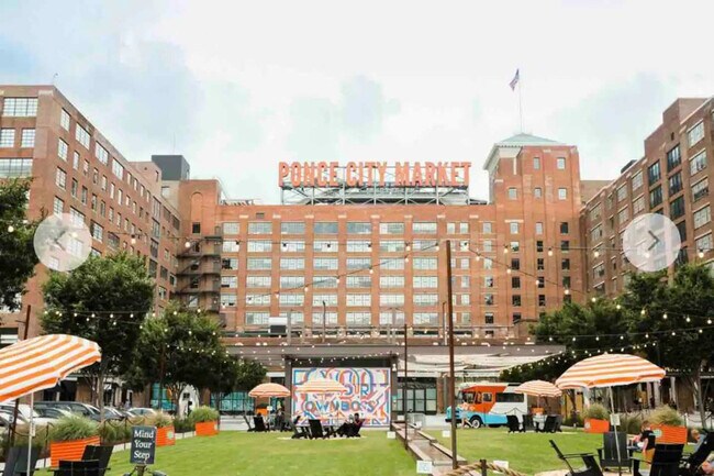 Building Photo - 525 Parkway Dr NE