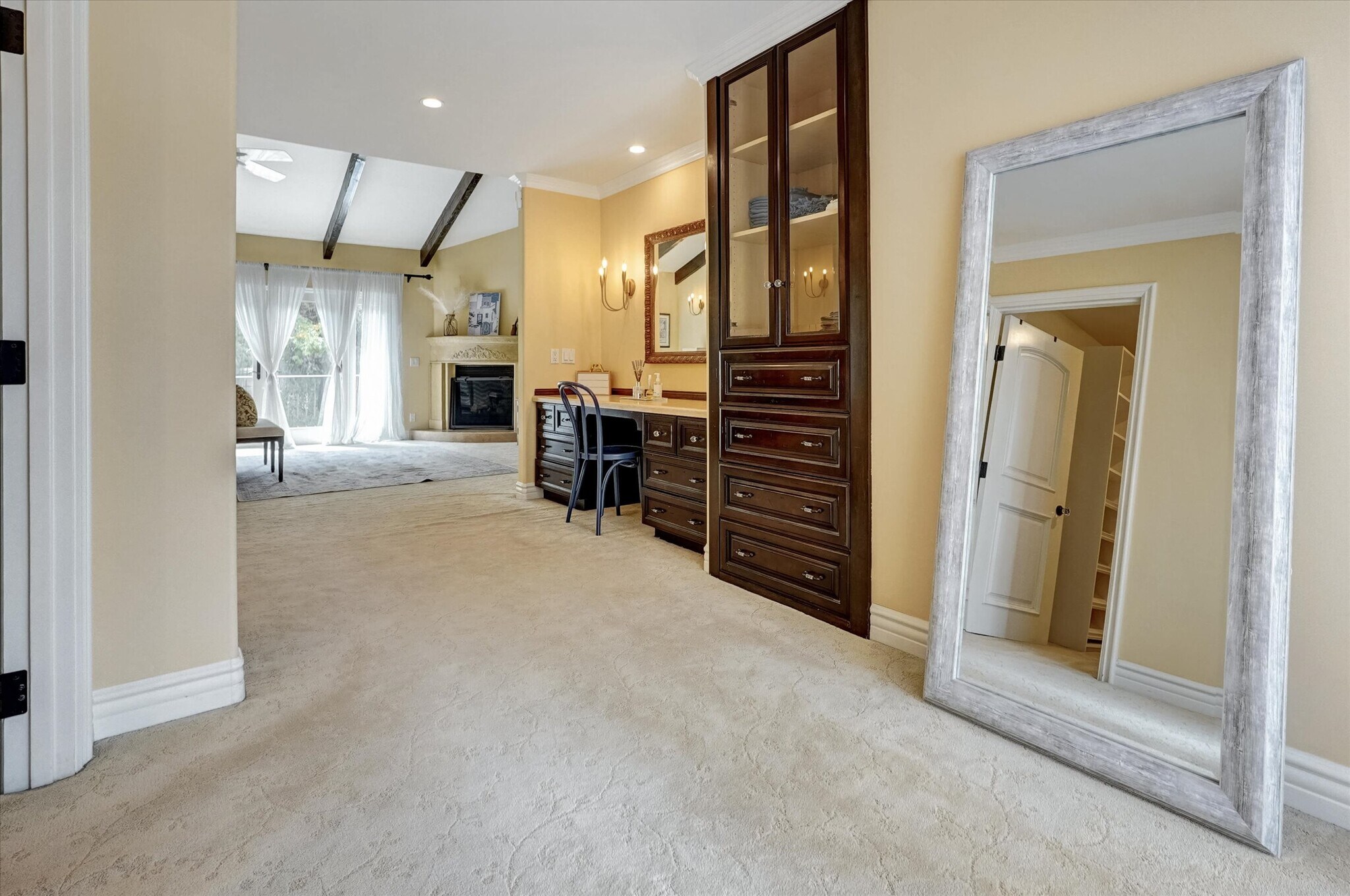 Building Photo - 4751 Topeka Dr