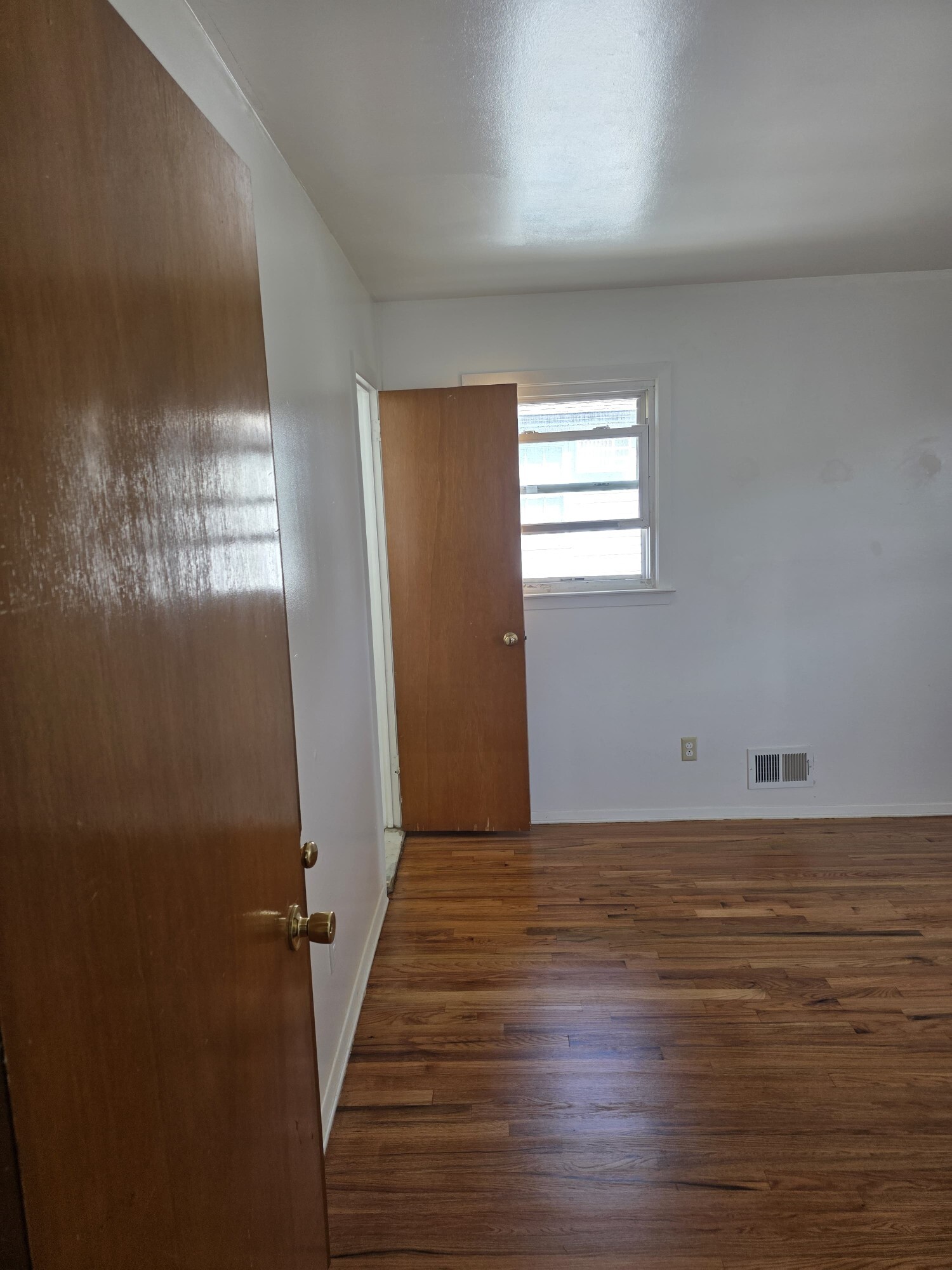 Building Photo - 1209 Commerce Ave