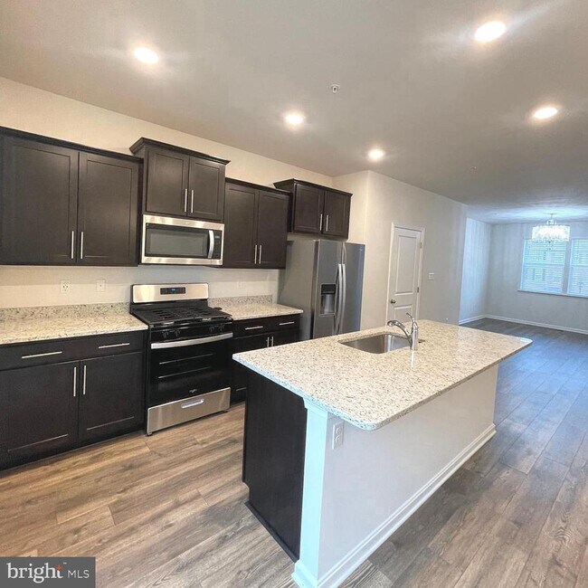 Building Photo - 2709 Princess Victoria Way