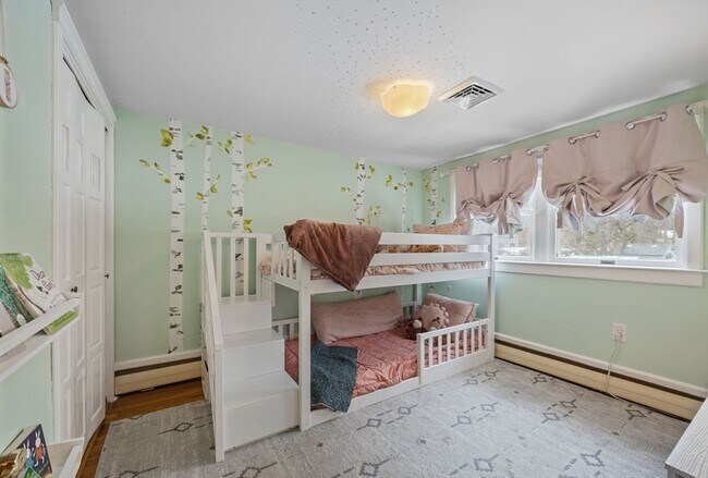 Building Photo - 19 Blossom Ln