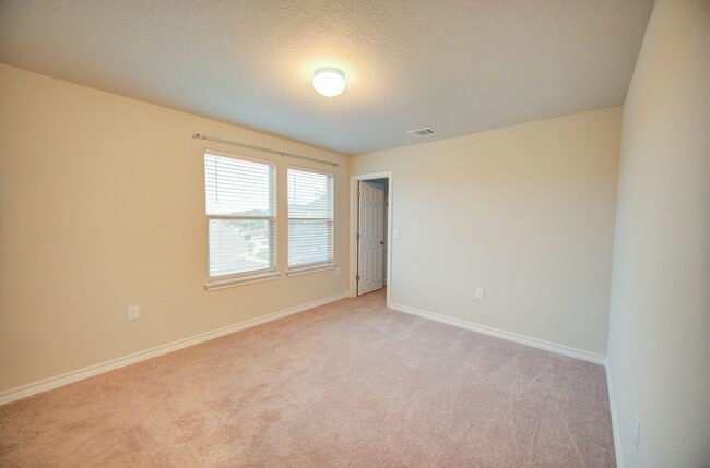 Building Photo - 8842 White Crown