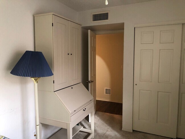 Building Photo - ASK ABOUT OUR REDUCED SUMMER RATES!!! Comfortable & Inviting Home in Leisure World a 45+ Active A...