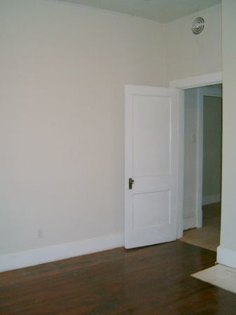 Building Photo - 364 Oldham Ave