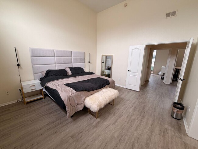 Building Photo - Bright, Spacious 3 Bedroom Home with Garage, A/C, Private Outdoor Space + Prime South Bay Location