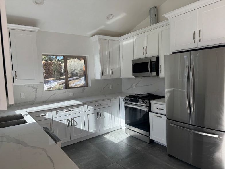 Building Photo - 15428 Shasta Way