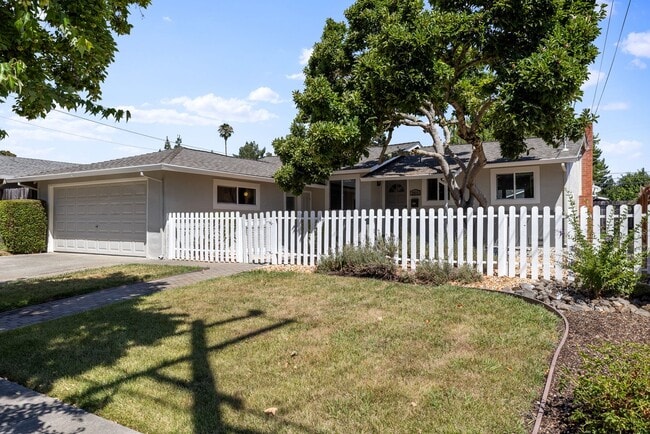 Building Photo - Updated 4 Bedroom 2 Bath North Napa Home
