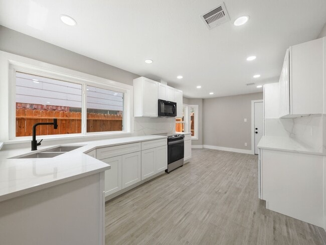 Building Photo - 4227 Tasselwood Ln