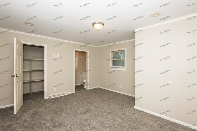 Building Photo - 309 Summit St