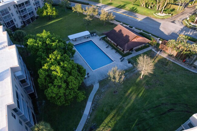 Building Photo - 9531 Seagrape Dr