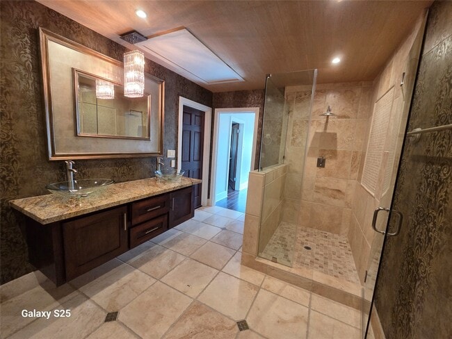 Building Photo - 446 Heights Blvd