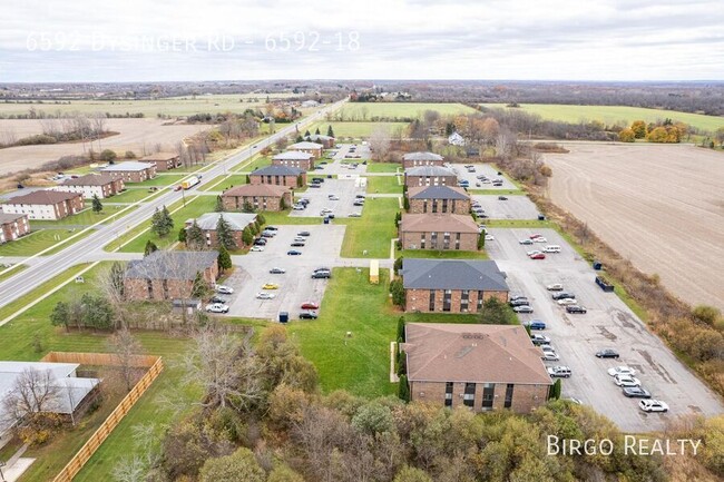 Building Photo - ROOMY 2-Bed Apartment in LOCKPORT