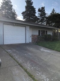 Building Photo - EM1112-B