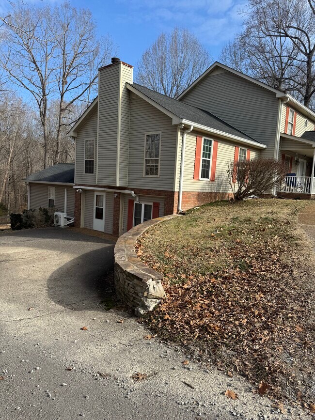 Primary Photo - 1018 Drewwood Ct