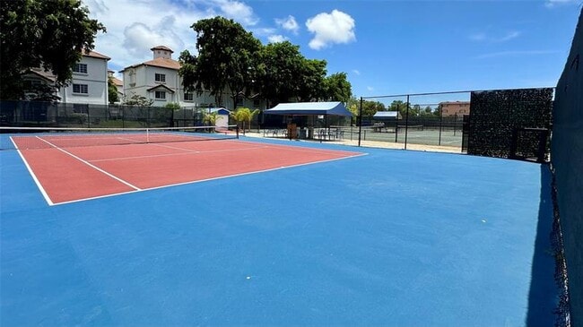 Building Photo - 670 Tennis Club Dr