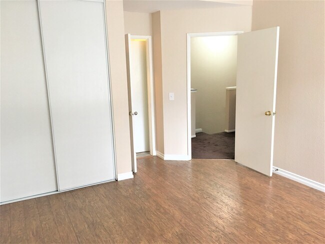 Building Photo - 8167 Vineyard Ave