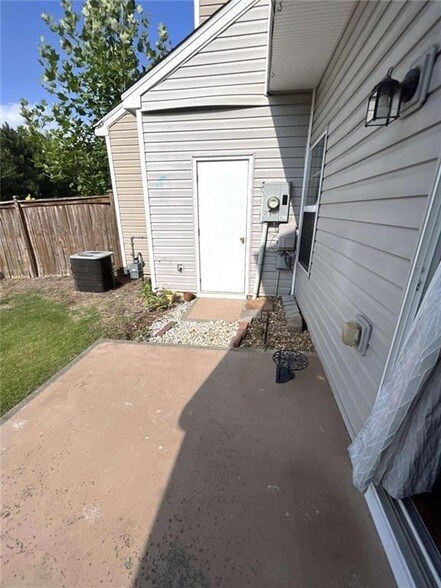 Building Photo - 1008 Prestwyck Ct