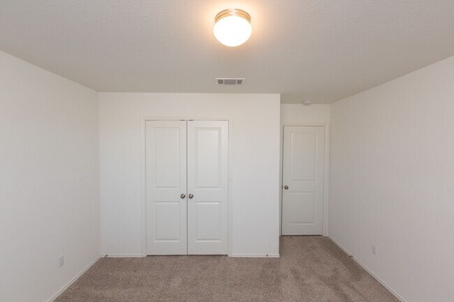 Building Photo - 1003 Honey Locust Wy