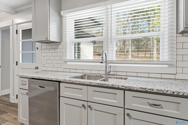 Building Photo - 1409 Blevins Gap Rd SE