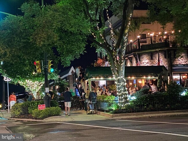 Building Photo - 217 West Ave