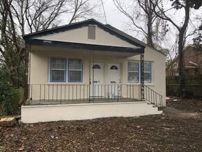 Building Photo - 1819 English St