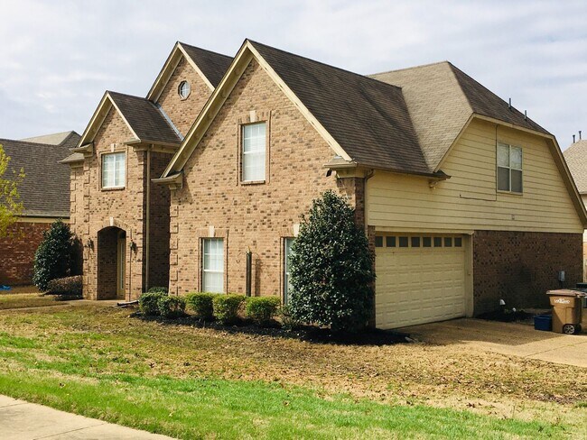 Building Photo - Beautiful 4br Lakeland home with a HUGE bonus room! Over 3300 sq ft! Pets are owner's approval, f...