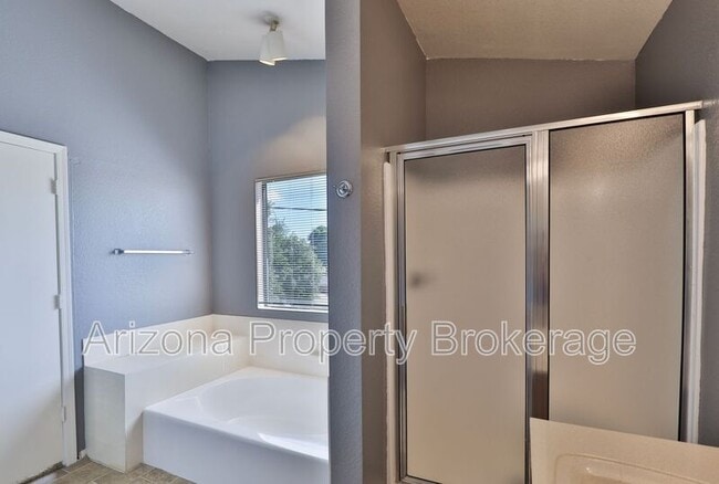 Building Photo - 1653 E Cindy St