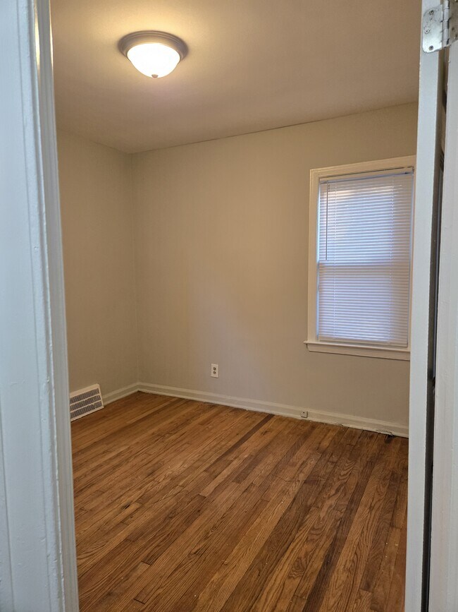 Building Photo - 19758 Fairport St