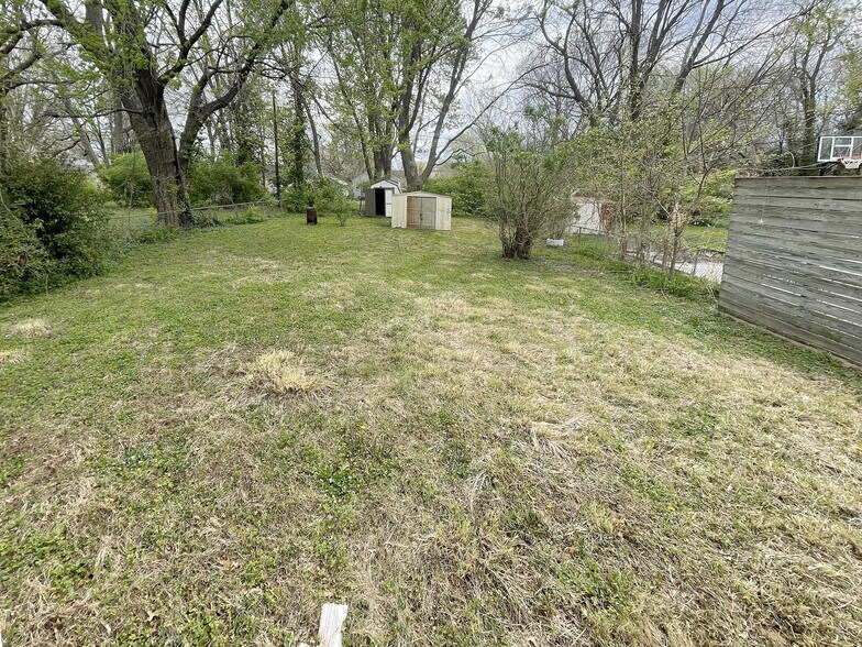 Building Photo - 1345 S Liberty St