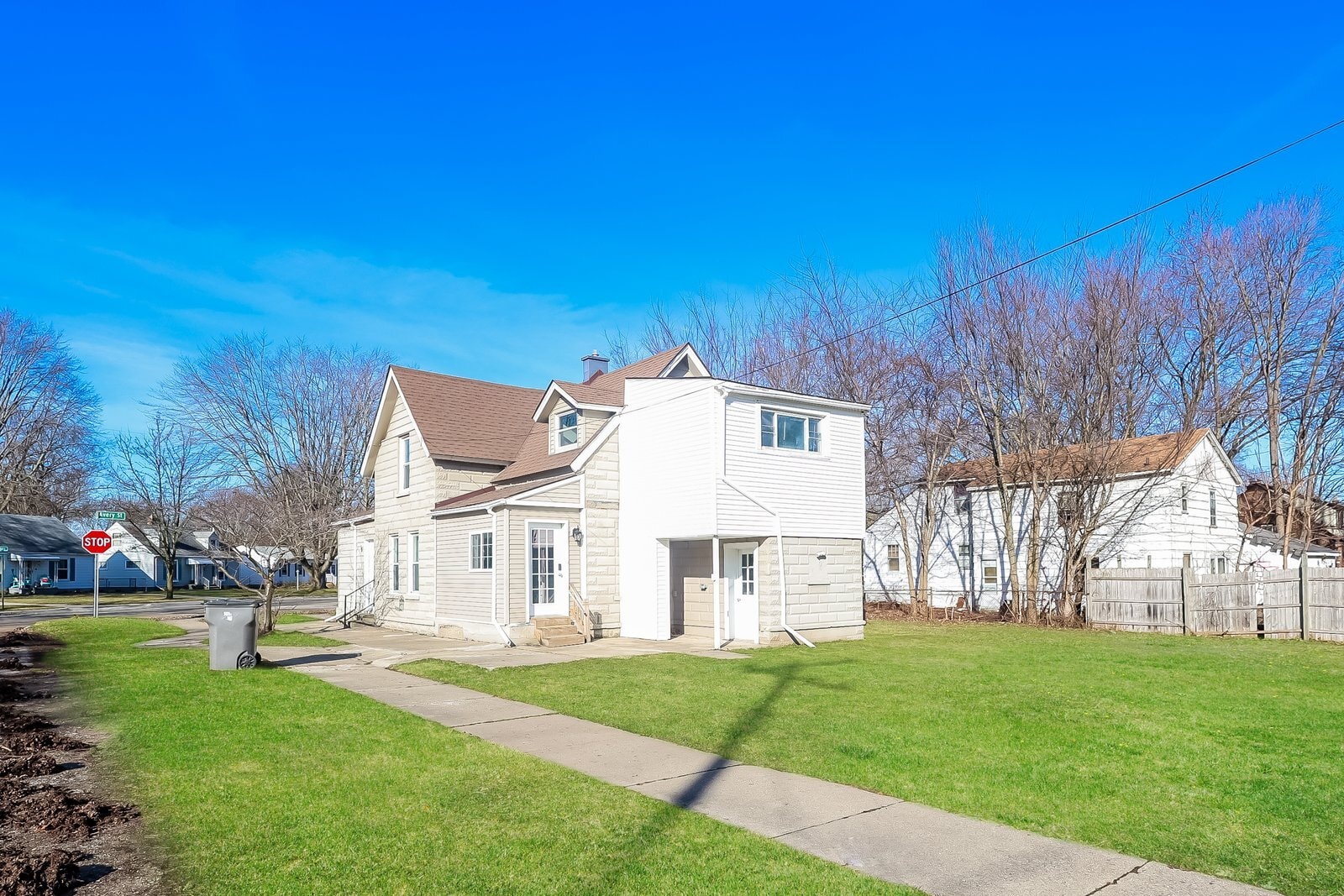 Building Photo - 147 Avery St