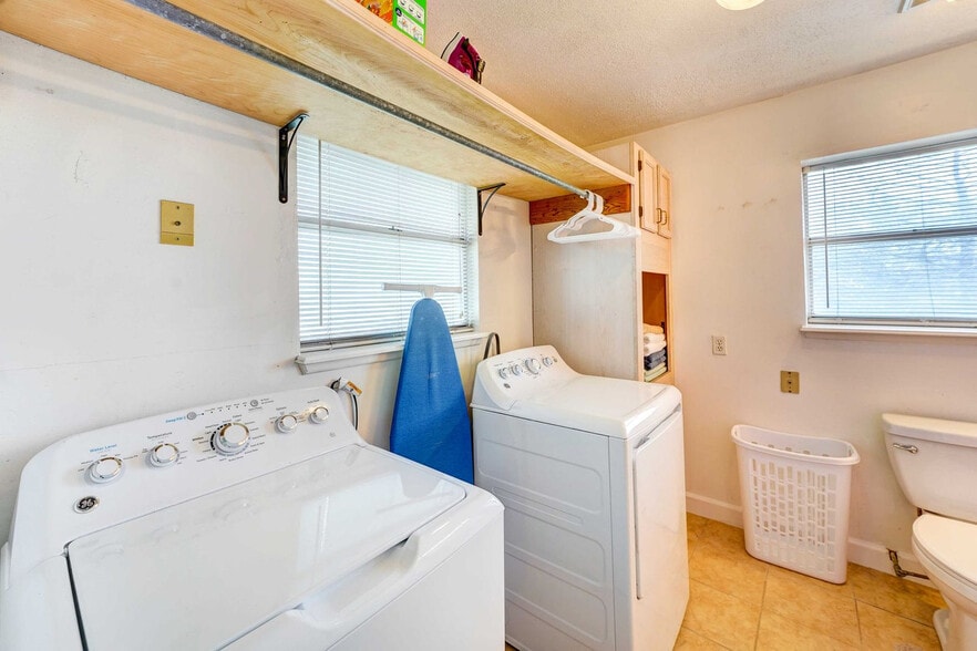 Building Photo - 3602 Waterloo Dr