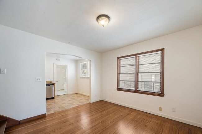 Building Photo - North Berkeley 2 Bedroom Rare Finds!
