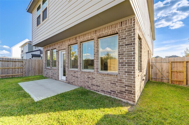 Building Photo - 31918 Holland Arbor Trl