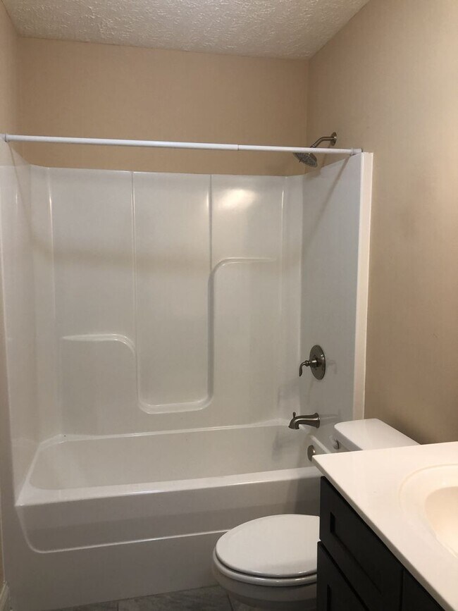 Building Photo - Your Perfect Home! Medina School Zone