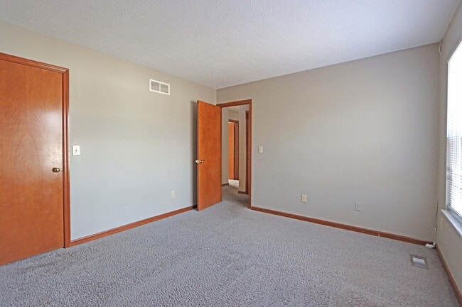 Building Photo - 4862 Roger Allen Ct