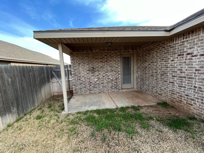 Building Photo - Great House in FISD